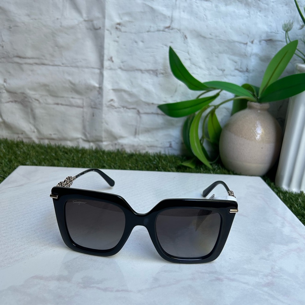 Salvatore Ferragamo Gancini 51mm Rectangular Sung… - image 4